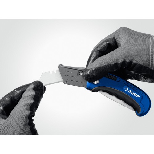 ЗУБР Компакт-2-А24, технический, универсальный складной нож 2-в-1 с трапециевидным лезвием (09227)